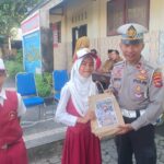 Police Goes to School Polres Lombok Barat Gencar Edukasi Keselamatan Berlalu Lintas Sejak Dini