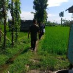 Optimalisasi Lahan Pertanian Lewat Pendampingan Polisi di Desa Beleka