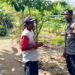 Bhabinkamtibmas Desa Rumak Dorong Warga Kediri Tanam Pangan di Pekarangan