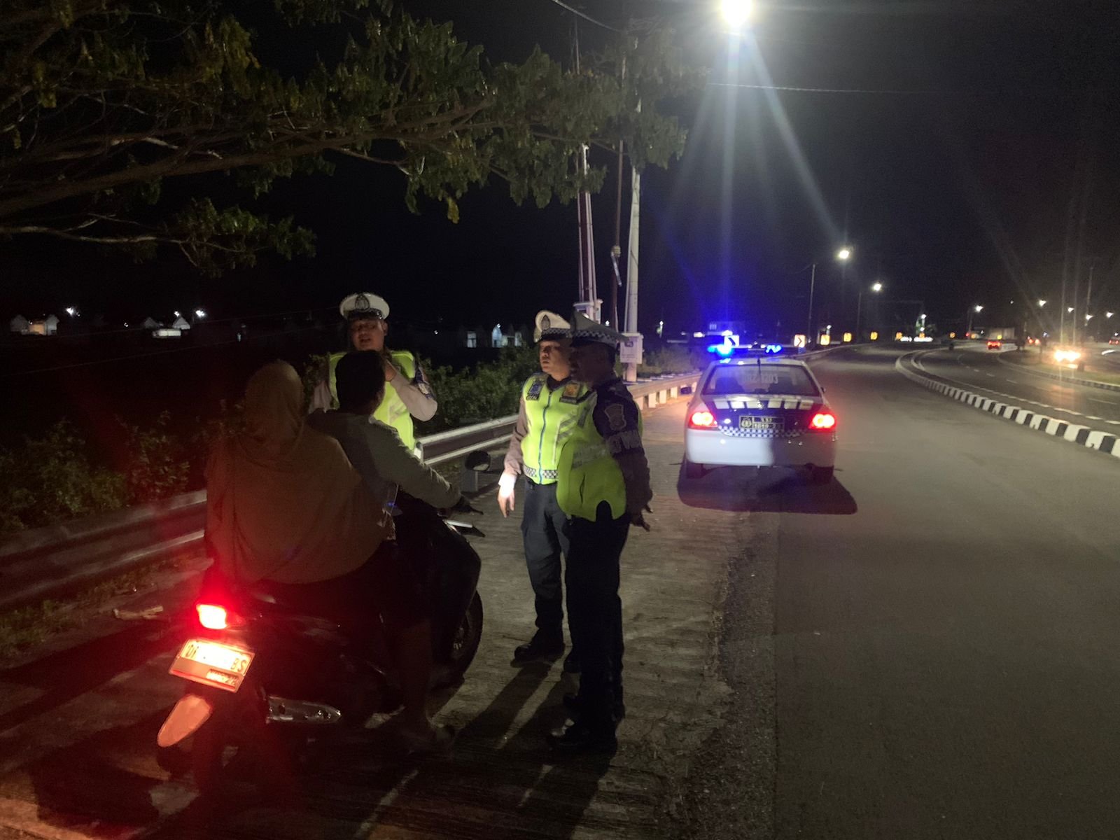 Patroli Malam Intensif Satlantas Amankan Bypass BIL Lombok Barat