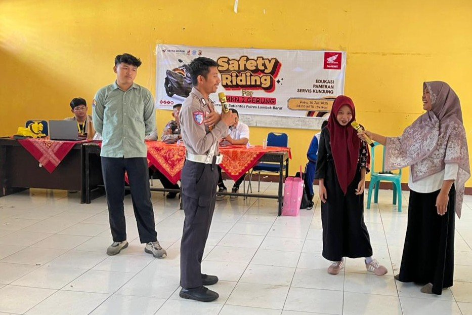 SMKN 2 Gerung Jadi Lokasi Edukasi Safety Riding Satlantas Lombok Barat