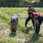 Polres Lombok Barat Dukung Ketahanan Pangan Lewat Patroli Humanis di Desa Kuripan