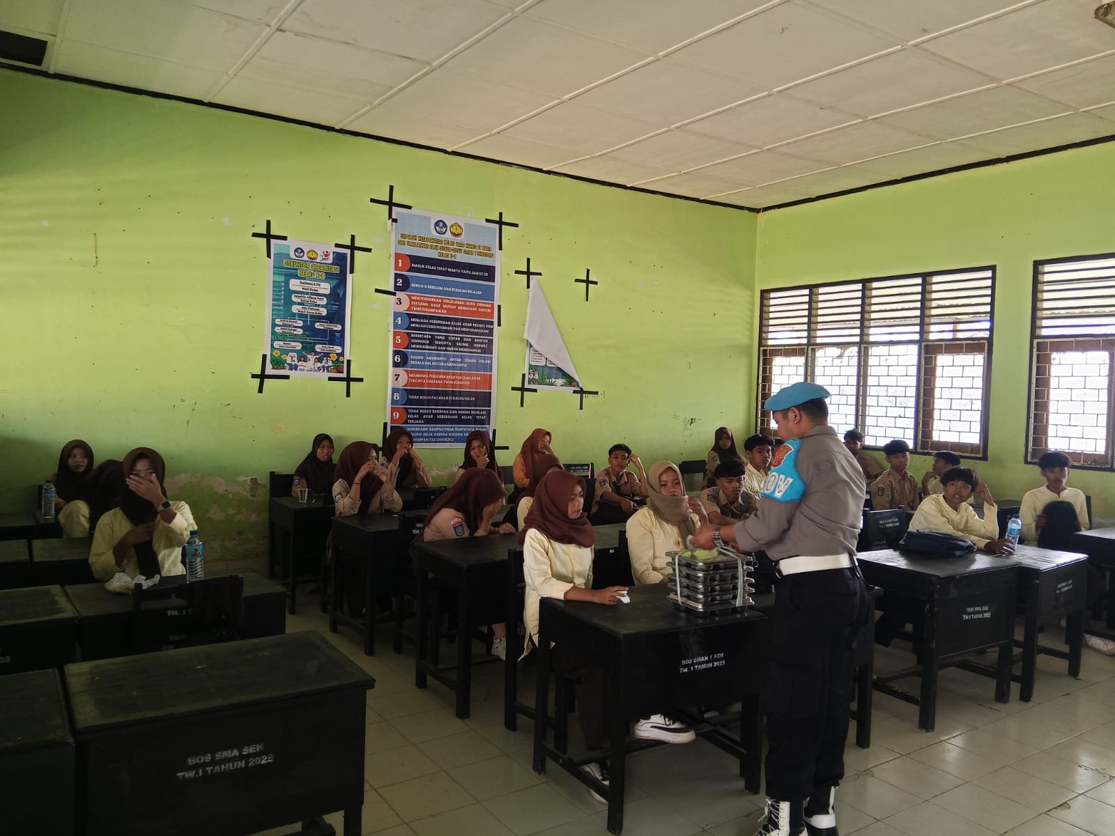 Ribuan Siswa di Sekotong Nikmati Makanan Bergizi Gratis, Program Pemerintah Jamin Gizi Anak Sekolah